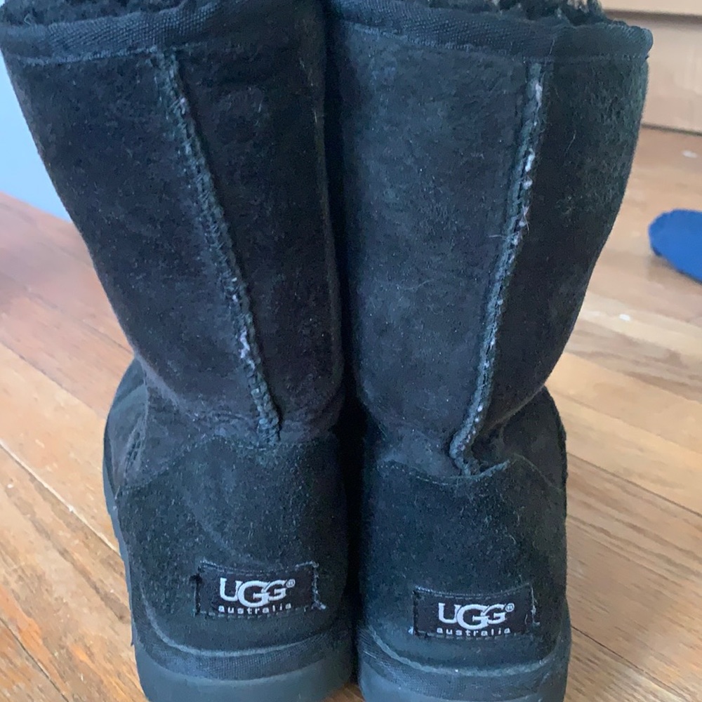 black UGGS - Picture 1 of 8